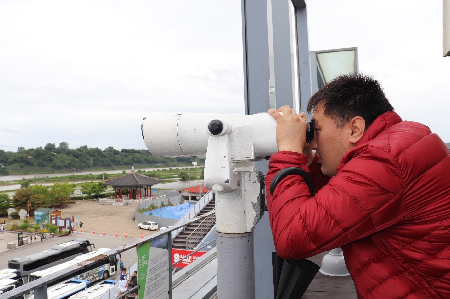 Rebuilding Peace: A Tour to the DMZ