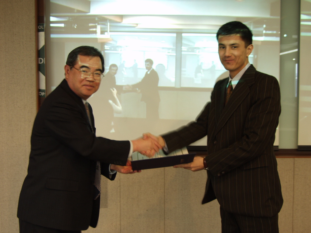 KDI School-POSCO support Asian students